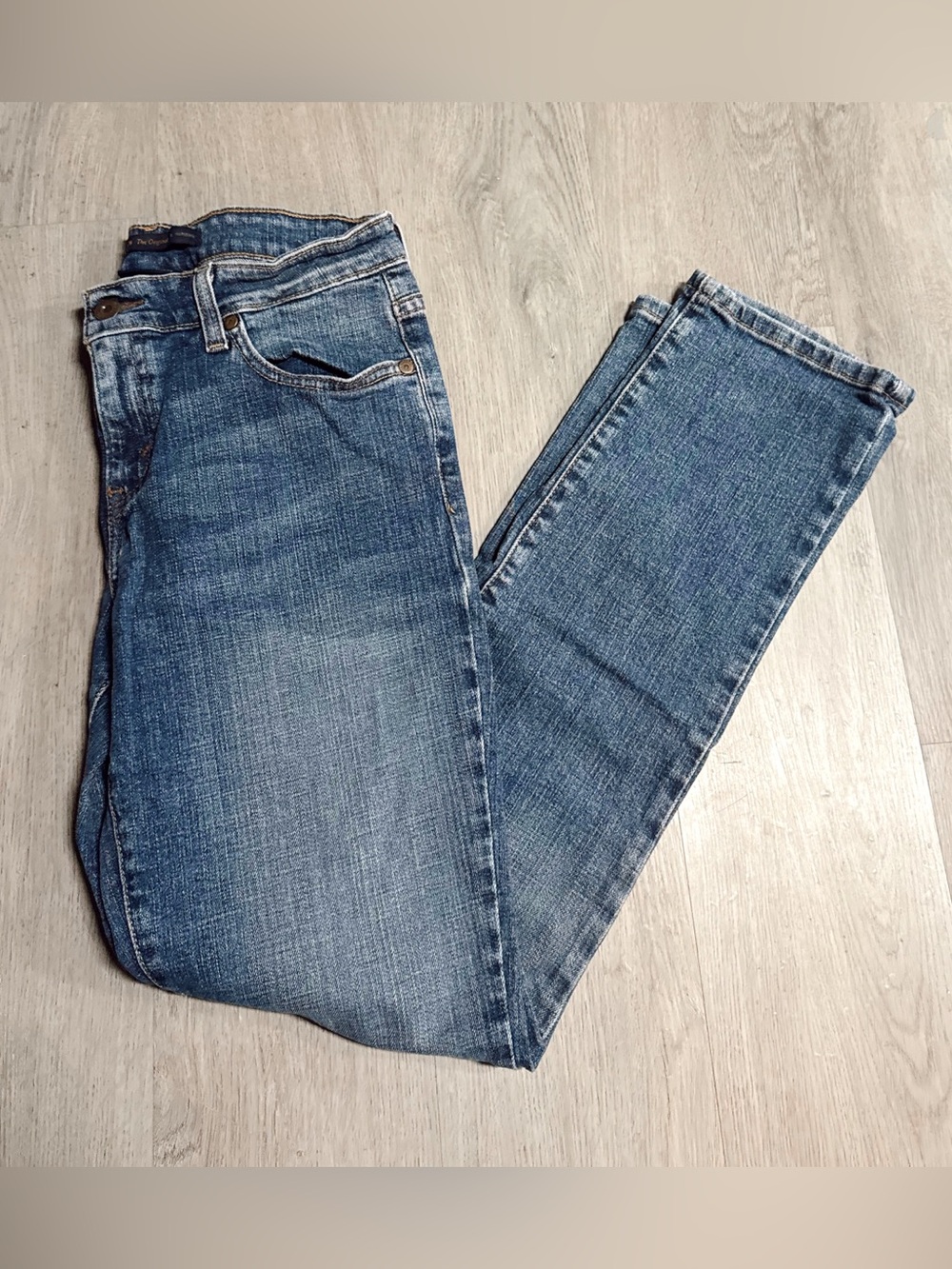 •LEVI’S• MID RISE SKINNY JEANS